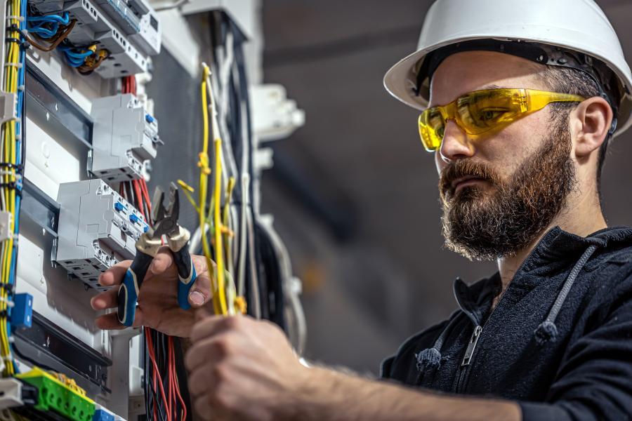 4 Awesome Facts You Probably Didn't Know About Electricians