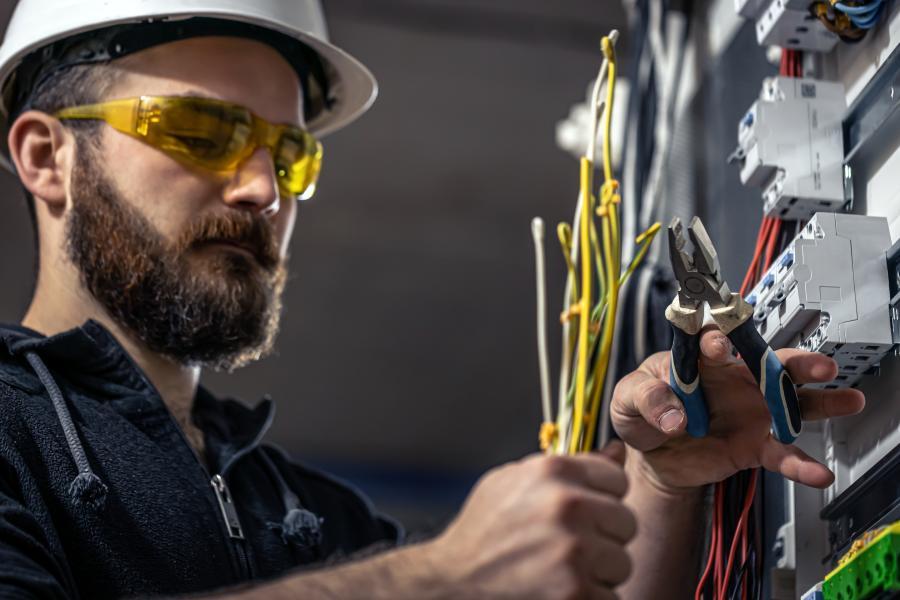 5 Electrical Jobs To Leave To A Professional